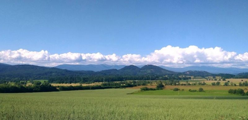 Widok na Rudawy Janowickie z Radomierza.