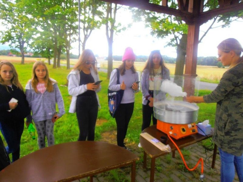 Poczęstunek watą cukrową