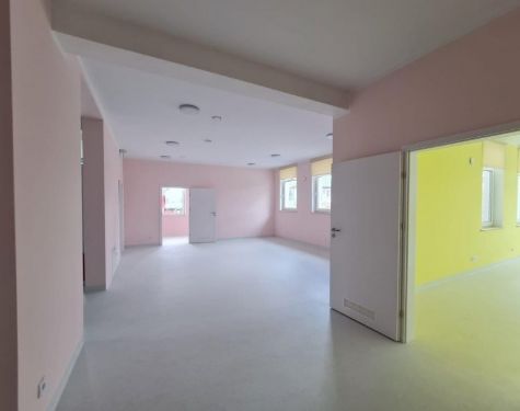 Sala w kolorze różowym